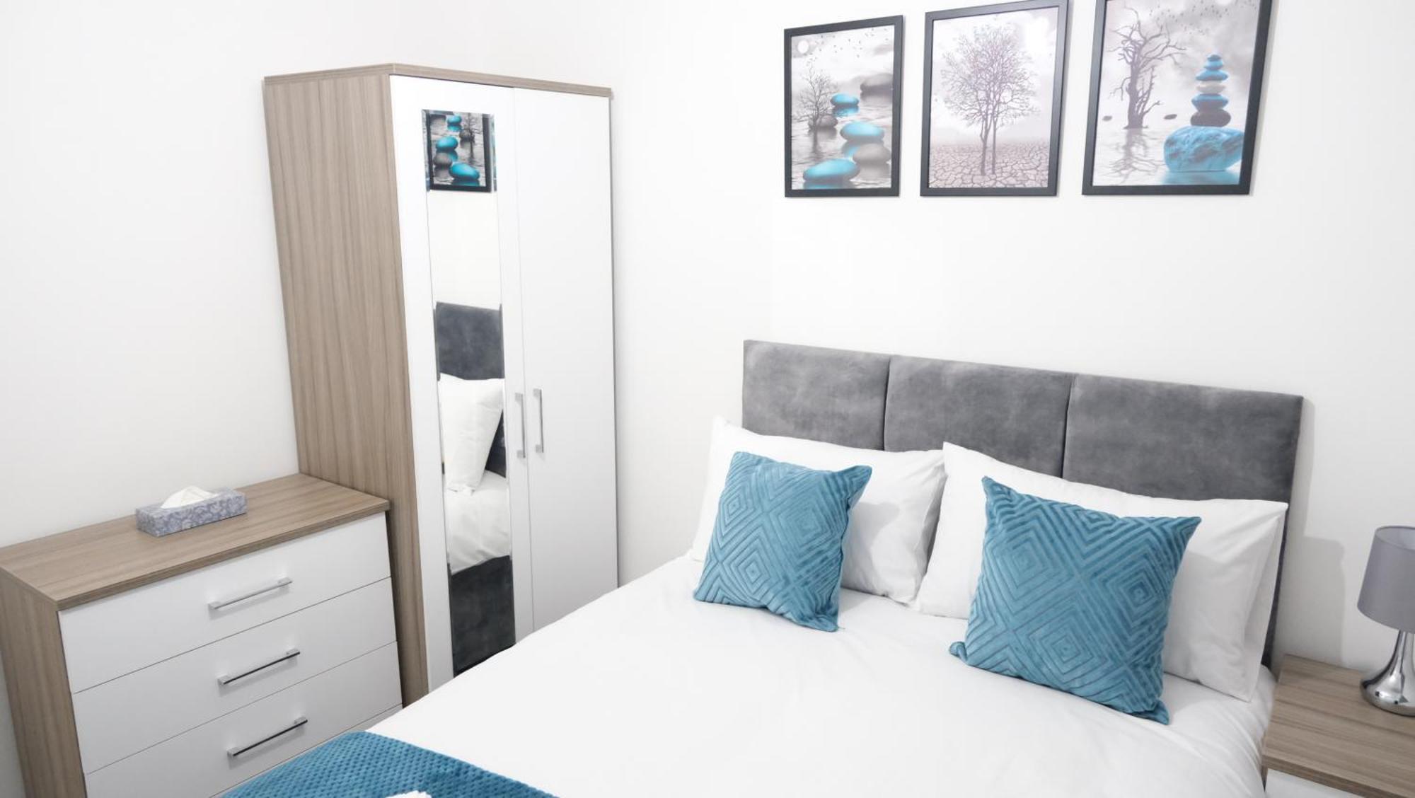 Modernized Three Bedroom House Near City Stadium, Attractions, City Centre - Sky N Netflix - Convenient Transport マンチェスター エクステリア 写真
