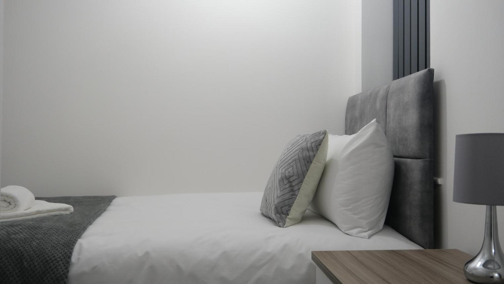 Modernized Three Bedroom House Near City Stadium, Attractions, City Centre - Sky N Netflix - Convenient Transport マンチェスター エクステリア 写真