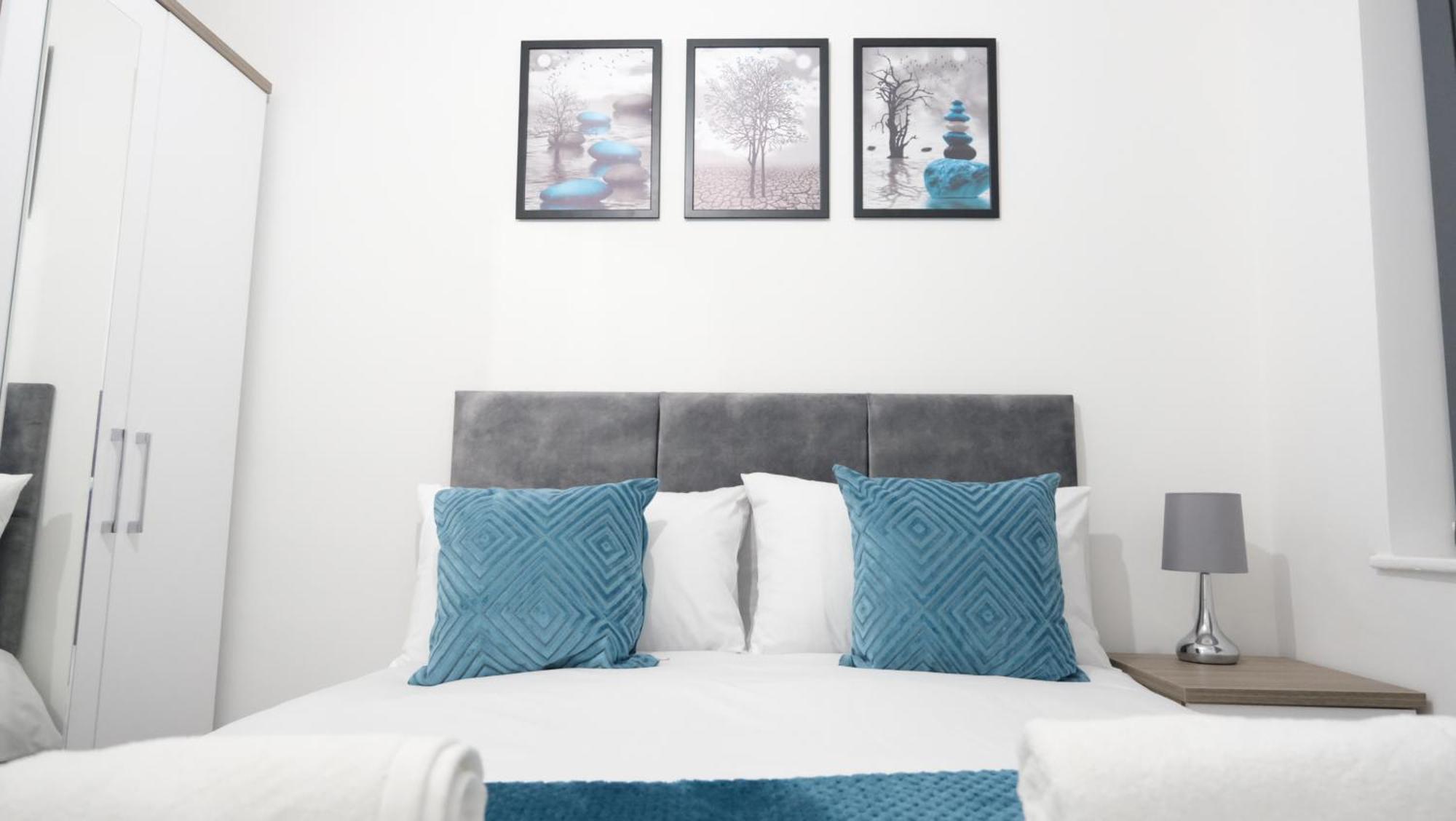 Modernized Three Bedroom House Near City Stadium, Attractions, City Centre - Sky N Netflix - Convenient Transport マンチェスター エクステリア 写真