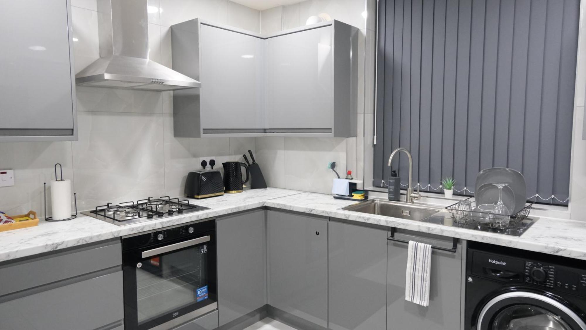 Modernized Three Bedroom House Near City Stadium, Attractions, City Centre - Sky N Netflix - Convenient Transport マンチェスター エクステリア 写真