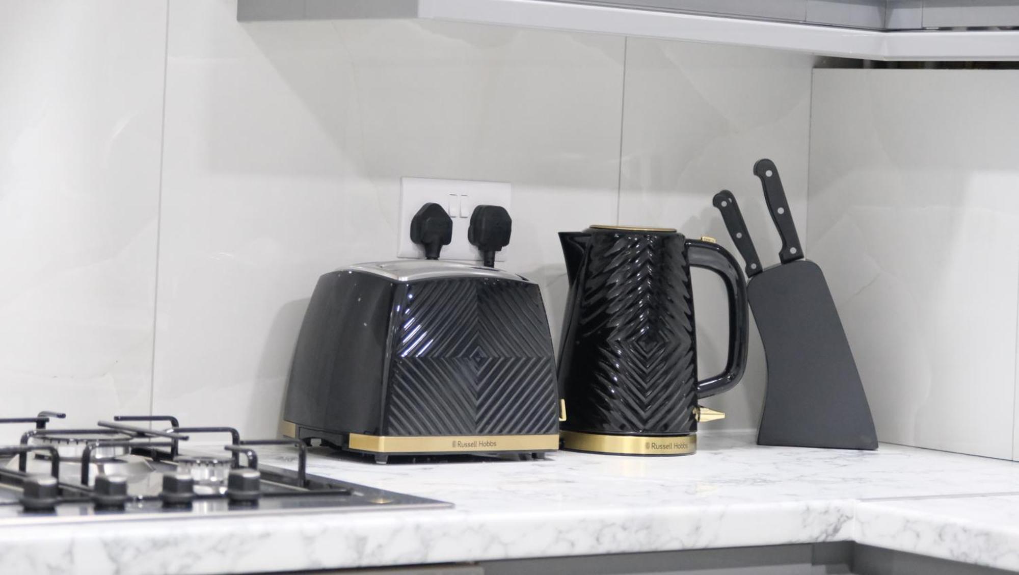 Modernized Three Bedroom House Near City Stadium, Attractions, City Centre - Sky N Netflix - Convenient Transport マンチェスター エクステリア 写真